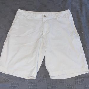 Lululemon Beige Commission WovenAir Short 32 inch Waist 9 inch Inseam